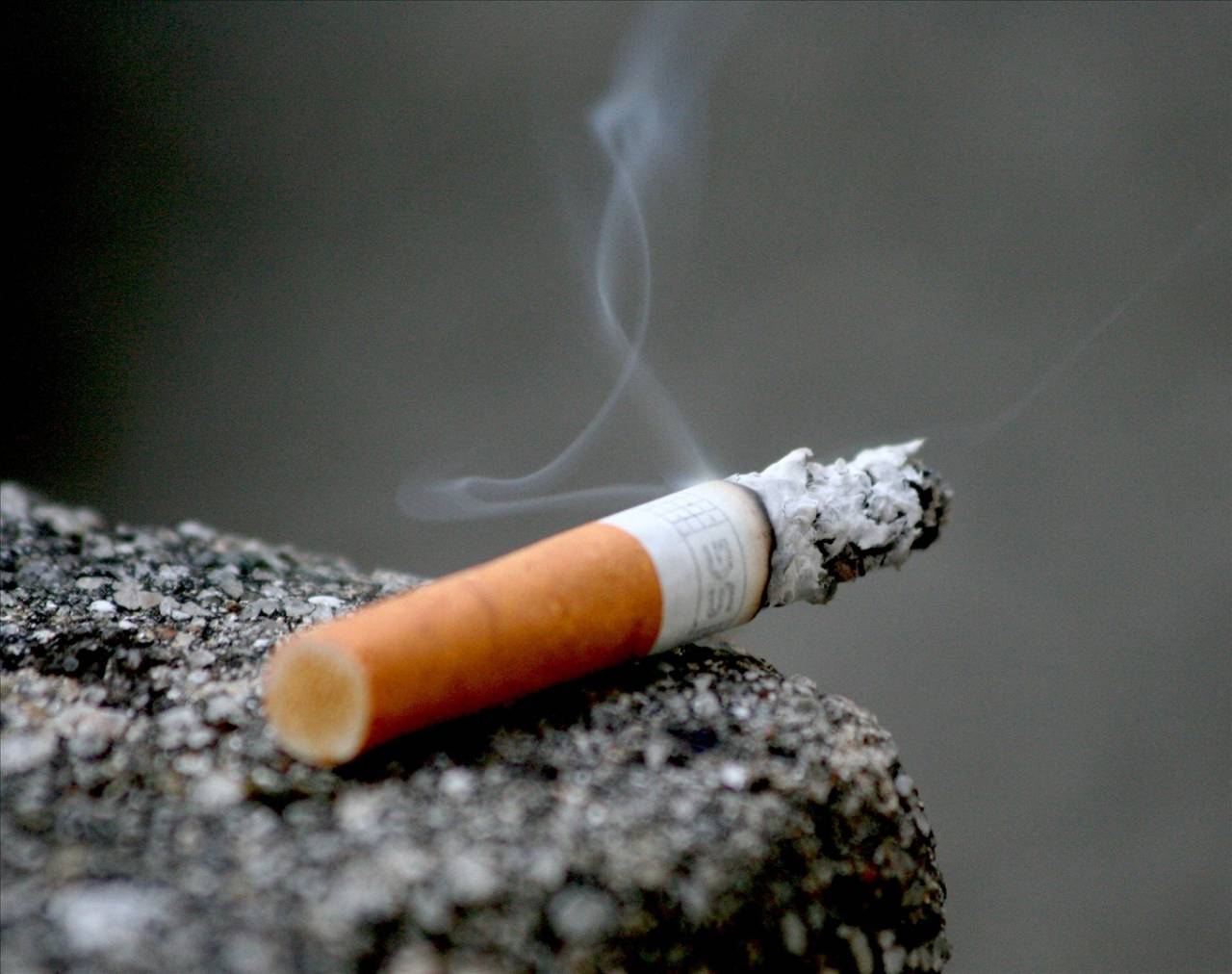 Курение - одна из вредных привычек
